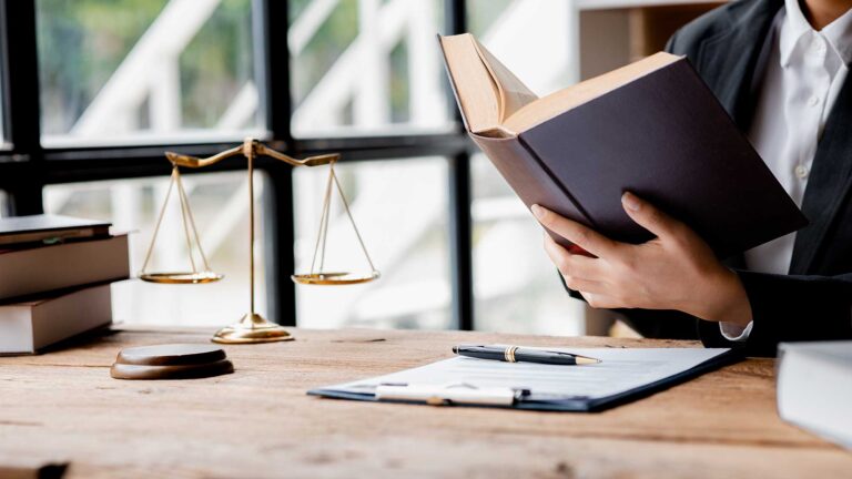 How to Choose The Right Legal Firm For Your Case